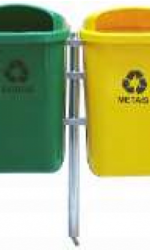 Lixeira com poste Lixeira com poste